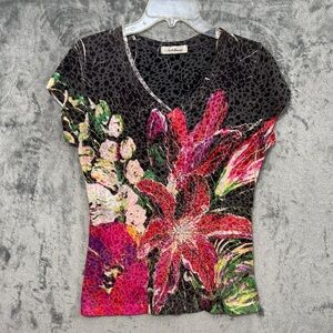 Sushi flower XL Black V-Neck Short Sleeve Top Red black Floral embellished